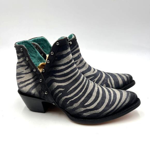 Corral Women’s White & Black Zebra Print Studs J Toe Ankle Boot Size 7.5 M - Picture 4 of 9